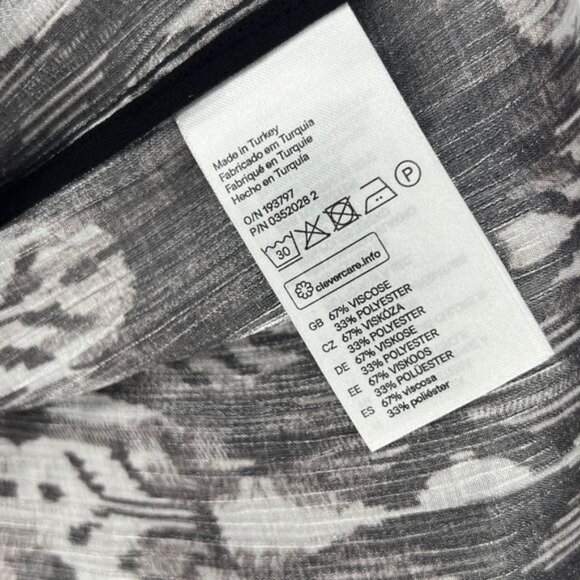 H&M Ruffle Skirt: Shimmery Abstract Print - Picture 5 of 5